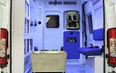 ¿Cómo mantener bajos los costos al administrar una ambulancia o una flota completa de ambulancias?
